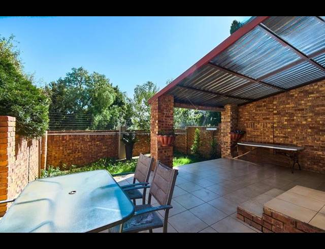 3 BEDROOM TOWNHOUSE FOR SALE IN CROYDON